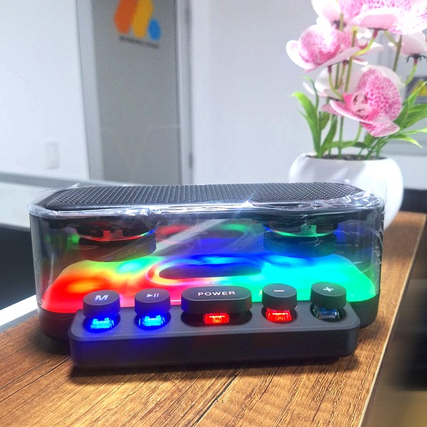 Parlante Luz RGB Z6